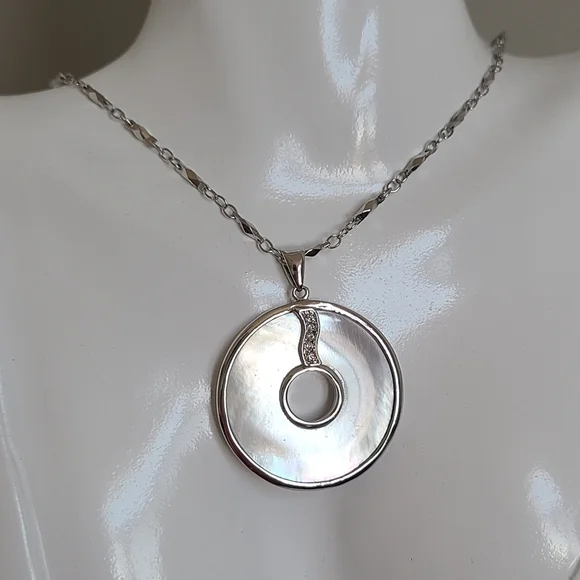 Vintage Long Chain Silver White Mother Pearl Shell Circle Boho Pendant Necklace - Picture 4 of 16